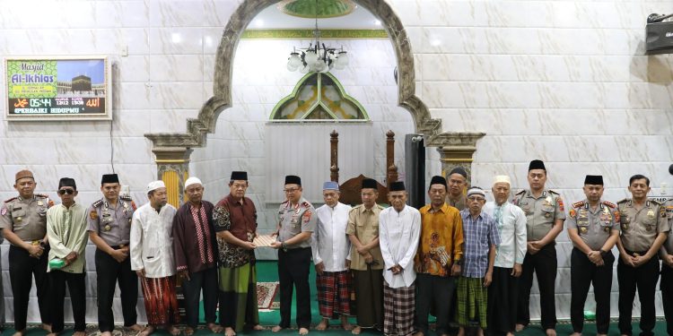Subuh Berjamaah di Jermal XV, Wakapolda Sumut Apresiasi Kapolrestabes Medan dan Ajak Warga Tolak Narkoba