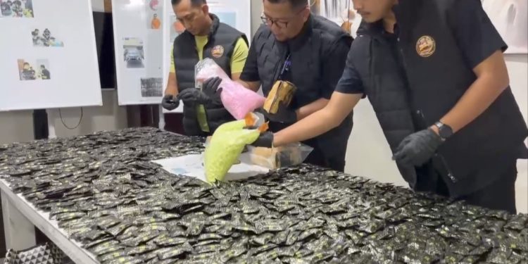 Polrestabes Medan Bongkar Gudang Narkoba Jaringan Malaysia, Sita Sabu dan 10.000 Ekstasi Polrestabes Medan Bongkar Gudang Narkoba Jaringan Malaysia, Sita Sabu dan 10.000 Ekstasi