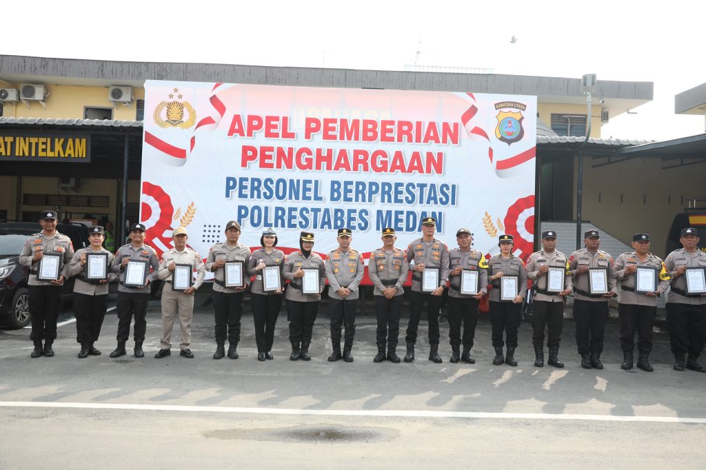 Kapolrestabes Medan Apresiasi Prestasi Personel, Podcast Jadi Inovasi Komunikasi Publik