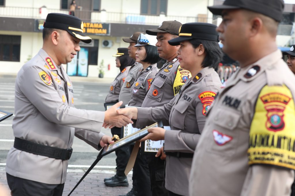 Kapolrestabes Medan Apresiasi Prestasi Personel, Podcast Jadi Inovasi Komunikasi Publik
