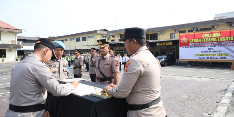 Kapolrestabes Medan Teguhkan Polisi Bersama Masyarakat dalam Sertijab PJU dan Kapolsek