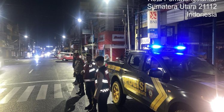 Patroli Blue Light hingga Tengah Malam, Polres Pematangsiantar Tindak Pelanggaran dan Cegah Tawuran