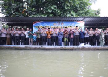 Polda Sumut dan Polrestabes Medan Tebar 1.997 Bibit Ikan Gurami, Dukung Ketahanan Pangan di Jermal