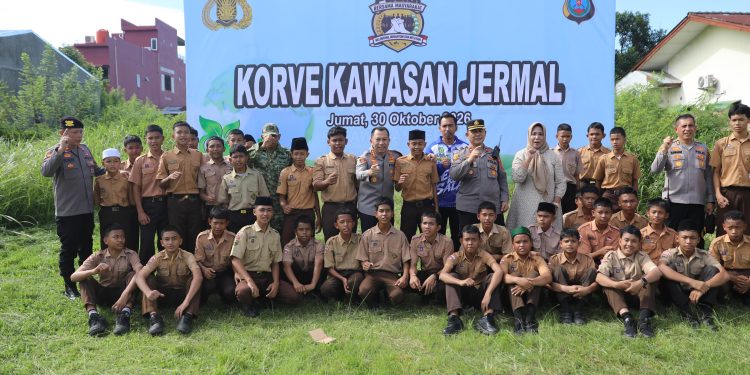 Kapolrestabes Medan Bersama Masyarakat Gelar Green Policing, Wujudkan Lingkungan Bersih dan Bebas Narkoba Kapolrestabes Medan Bersama Masyarakat Gelar Green Policing, Wujudkan Lingkungan Bersih dan Bebas Narkoba